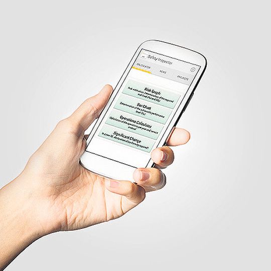 Mobile Safety Inspector PASmsi: Die App von Pilz unterstützt bei der Risikobeurteilung und Dokumentation vor Ort. Mobile Safety Inspector PASmsi: Die App von Pilz unterstützt bei der Risikobeurteilung und Dokumentation vor Ort.