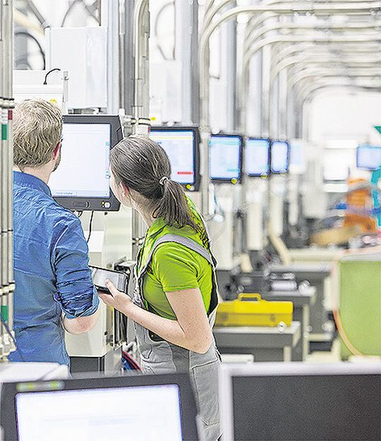 Industrie 4.0.: Bei Phoneix Contact live zu erleben auf dem Messestand. Industrie 4.0.: Bei Phoneix Contact live zu erleben auf dem Messestand.