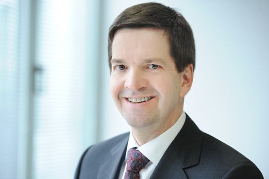 Kai-Otto Landwehr, Leiter des Commercial-Finance-Geschäfts von SFS in Deutschland: „Knappe Budgets sollten sich nicht negativ auf eine optimale medizinische Versorgung auswirken, die langfristig nur durch Investitionen in moderne Technologien gewährleistet werden kann. Deshalb sind individuelle Finanzierungslösungen gefragt.“ Kai-Otto Landwehr, Leiter des Commercial-Finance-Geschäfts von SFS in Deutschland: „Knappe Budgets sollten sich nicht negativ auf eine optimale medizinische Versorgung auswirken, die langfristig nur durch Investitionen in moderne Technologien gewährleistet werden kann. Deshalb sind individuelle Finanzierungslösungen gefragt.“