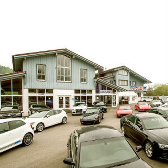 Auto Niedermayer in Neukirchen gehört zu den Top-Kandidaten für den Gebrauchtwagen Award 2014.