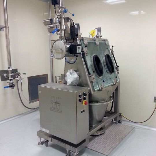 Containment drum discharging CFE-K Containment drum discharging CFE-K