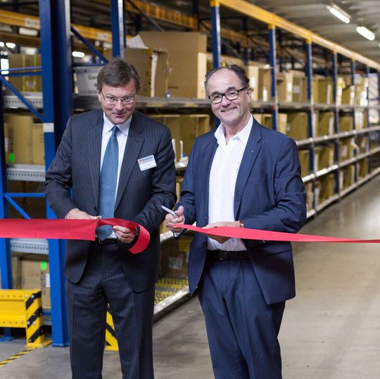 Gary Milner (l.) und Klaus Hellmann geben den offiziellen Startschuss für die Zusammenarbeit. Gary Milner (l.) und Klaus Hellmann geben den offiziellen Startschuss für die Zusammenarbeit.