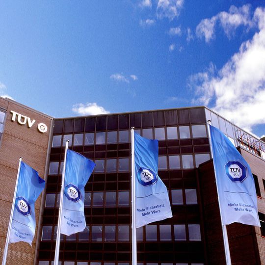 Der Tüv Süd ist auf der Internationalen Zuliefererbörse (IZB) in Wolfsburg vom 14. bis 16. Oktober 2014 vertreten. Der Tüv Süd ist auf der Internationalen Zuliefererbörse (IZB) in Wolfsburg vom 14. bis 16. Oktober 2014 vertreten.