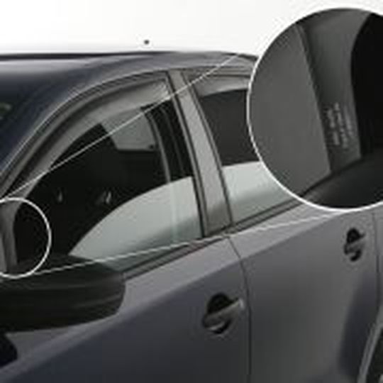 Sorgen für eine verbesserte Be- und Entlüftung: die Regen- und Windabweiser von Clim-Air.