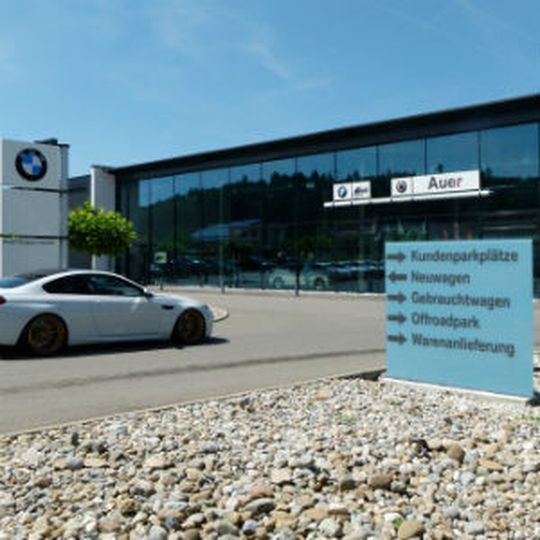 Die Auto-Messe Stockach der Auer-Gruppe hat gute Chancen auf den Gebrauchtwagen Award 2014. Die Auto-Messe Stockach der Auer-Gruppe hat gute Chancen auf den Gebrauchtwagen Award 2014.