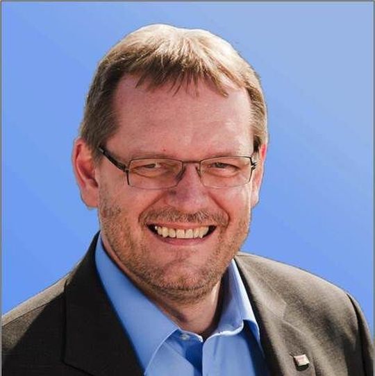 Martin Dubovy, Rösberg Engineering: „Damit Informationen über Systemgrenzen hinwegfließen und Änderungen nachvollziehbar sowie kontrollierbar bleiben, messen wir dem revisionssicheren Datenaustausch und der Standardisierung eine große Bedeutung zu.“ Martin Dubovy, Rösberg Engineering: „Damit Informationen über Systemgrenzen hinwegfließen und Änderungen nachvollziehbar sowie kontrollierbar bleiben, messen wir dem revisionssicheren Datenaustausch und der Standardisierung eine große Bedeutung zu.“
