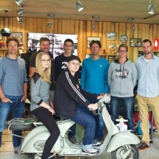 Fünf neue Azubis starten ihr Berufsleben beim Scootershop in Landsberg. Fünf neue Azubis starten ihr Berufsleben beim Scootershop in Landsberg.