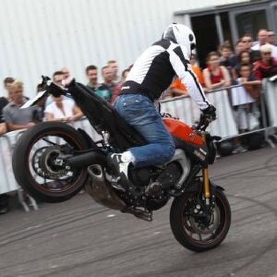 Dirk Manderbach sorgte mit seiner Stunt-Show für erstaunte Gesichter. Dirk Manderbach sorgte mit seiner Stunt-Show für erstaunte Gesichter.