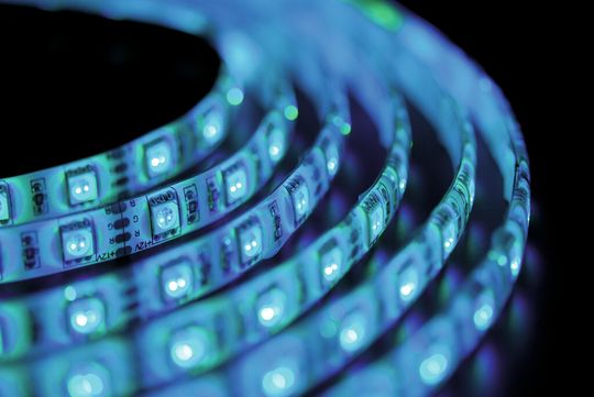 Treiben von LEDs: Mit den günstigen und flexibel einsetzbaren Spannungswandlern lassen sich Leuchtdioden treiben. Treiben von LEDs: Mit den günstigen und flexibel einsetzbaren Spannungswandlern lassen sich Leuchtdioden treiben.