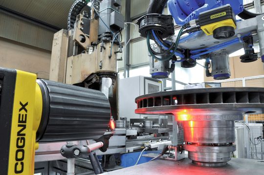 Genadelt geprägte Sicherheit: Klarschriftzeichen auf den Bremsscheiben der automobilen Oberklasse. Genadelt geprägte Sicherheit: Klarschriftzeichen auf den Bremsscheiben der automobilen Oberklasse.