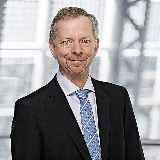 „Wir verbinden die Tradition zweier führender Marken für Schwingungsisolierung und Dämpfung auf allen Kontinenten und Automobilmärkten“, erklärt Dr. Torsten Bremer, designierter Vorsitzender der Geschäftsführung. „Wir verbinden die Tradition zweier führender Marken für Schwingungsisolierung und Dämpfung auf allen Kontinenten und Automobilmärkten“, erklärt Dr. Torsten Bremer, designierter Vorsitzender der Geschäftsführung.