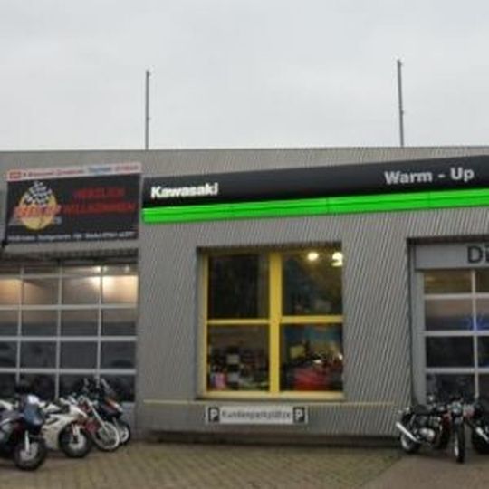 „Ausgezeichneter“ Arbeitgeber: Warm-up Zweiradtechnik in Aalen schaffte es beim «bike und business»-Award Motorradhändler des Jahres schon in die Top Five. „Ausgezeichneter“ Arbeitgeber: Warm-up Zweiradtechnik in Aalen schaffte es beim «bike und business»-Award Motorradhändler des Jahres schon in die Top Five.