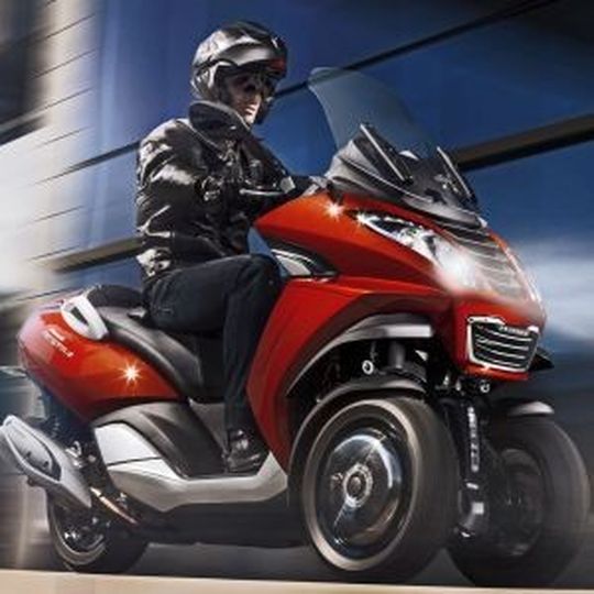 Übernimmt der indische Fahrzeugproduzent Mahindra die Rollersparte von Peugeot? Übernimmt der indische Fahrzeugproduzent Mahindra die Rollersparte von Peugeot?