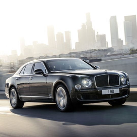 In der sportlichen Nobelliga spielt das neue Topmodell von Bentley: der Mulsanne Speed. In der sportlichen Nobelliga spielt das neue Topmodell von Bentley: der Mulsanne Speed.