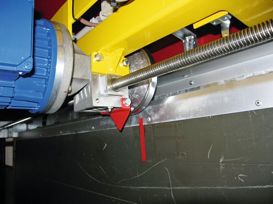 Zeigt die Nozag-Antriebslösung, bestehend aus Standard-Spindelhubgetriebe mit stehender Spindel und Trapezgewindespindel mit Selbsthemmung. Zeigt die Nozag-Antriebslösung, bestehend aus Standard-Spindelhubgetriebe mit stehender Spindel und Trapezgewindespindel mit Selbsthemmung.