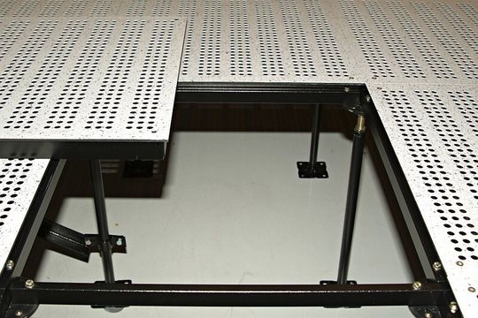 Der Mero Typ 3 Clean sowie der Typ 7 Aluminium Doppelboden genügt gar den Anforderungen von Reinraumtechnik.