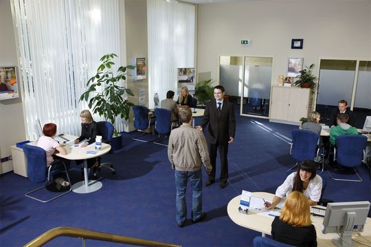 Innenansicht einer Filiale der Volksbanken und Raiffeisenbanken