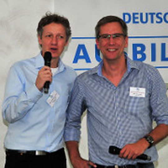Anselm Lotz (li.) und René Gravendyk moderierten die Ausbildertagung in Frankfurt. Anselm Lotz (li.) und René Gravendyk moderierten die Ausbildertagung in Frankfurt.