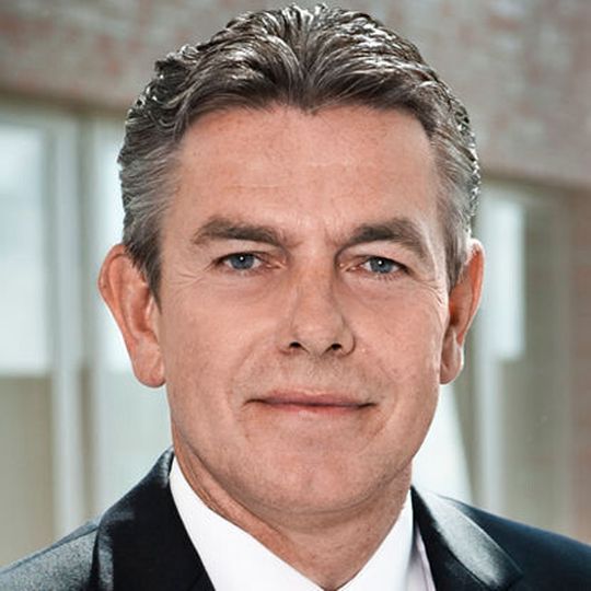Frank Rausch ist jetzt alleiniger Geschäftsführer der Hermes Logistik Gruppe Deutschland sowie der Hermes Transport Logistics. Frank Rausch ist jetzt alleiniger Geschäftsführer der Hermes Logistik Gruppe Deutschland sowie der Hermes Transport Logistics.
