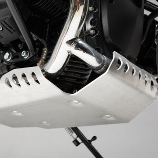 Der Motorschutz für die BMW R nineT besteht aus einer Aluminiumkonstruktion und kostet 179,95 Euro (UVP). Der Motorschutz für die BMW R nineT besteht aus einer Aluminiumkonstruktion und kostet 179,95 Euro (UVP).