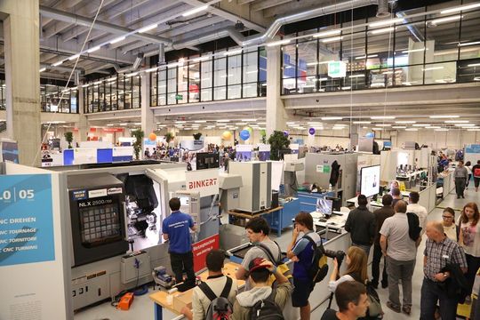 Für die Swiss Skills wurde ein Maschinenpark im Wert von 1,3 Mio. CHF aufgestellt. Für die Swiss Skills wurde ein Maschinenpark im Wert von 1,3 Mio. CHF aufgestellt.