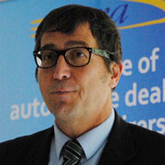 Als Abgesandter der Europäischen Kommission sprach Carlo Pettinelli auf der Veranstaltung der European Car Dealers (ECD).
