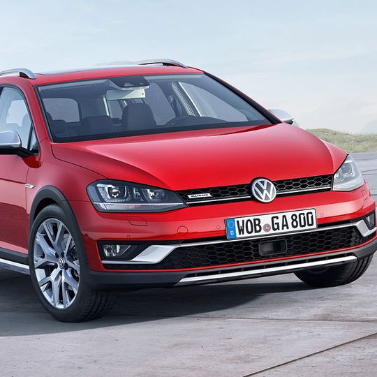 Volkswagen stellt in Paris den Golf Alltrack als Neuheit vor. Volkswagen stellt in Paris den Golf Alltrack als Neuheit vor.