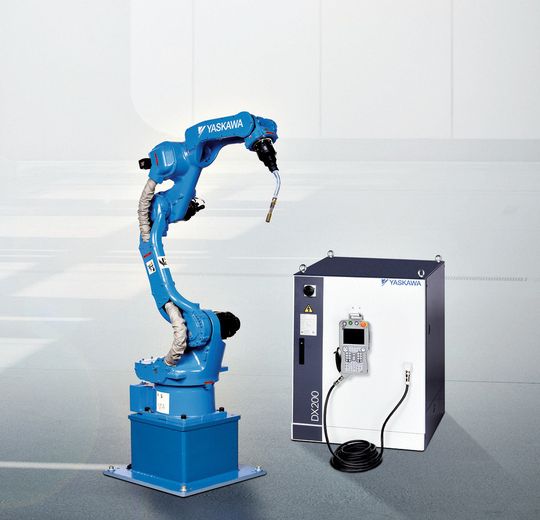 Bild: Ein besonderer Fokus liegt zur EuroBlech auf der neuen Steuerungsgeneration DX200. Bild: Ein besonderer Fokus liegt zur EuroBlech auf der neuen Steuerungsgeneration DX200.