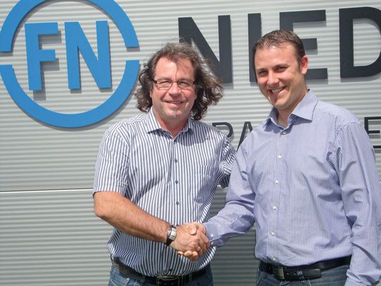 Daniel Manetsch, Inhaber und Geschäftsführer (l.), und sein Nachfolger Roland Helfenstein. Daniel Manetsch, Inhaber und Geschäftsführer (l.), und sein Nachfolger Roland Helfenstein.