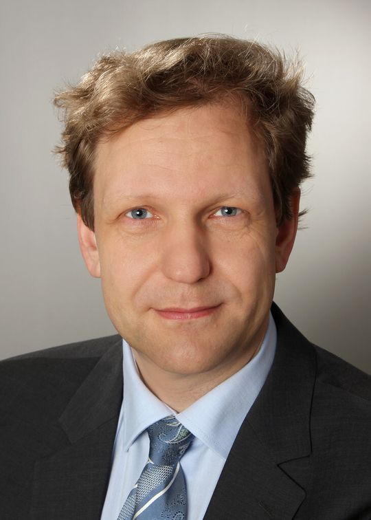 Dr. rer. nat. Mike Fornefett arbeitet seit September 2014 als Professor für Medizinische Gerätetechnik am Hochschulcampus Tuttlingen der Hochschule Furtwangen. Dr. rer. nat. Mike Fornefett arbeitet seit September 2014 als Professor für Medizinische Gerätetechnik am Hochschulcampus Tuttlingen der Hochschule Furtwangen.