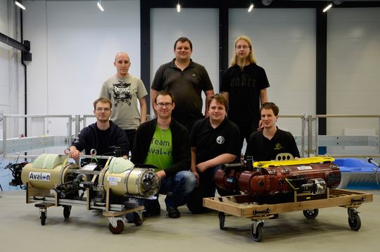 Team Avalon der Universität Bremen und des Robotics Innvation Centers in der Maritimen Explorationshalle des DFKI Team Avalon der Universität Bremen und des Robotics Innvation Centers in der Maritimen Explorationshalle des DFKI