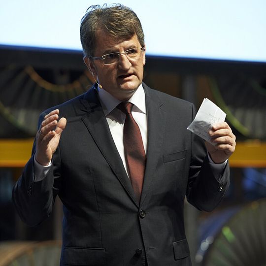 DSG-Canusa Geschäftsführer Thomas Schmidt begrüßte über 300 Gäste in Rheinbach. DSG-Canusa Geschäftsführer Thomas Schmidt begrüßte über 300 Gäste in Rheinbach.
