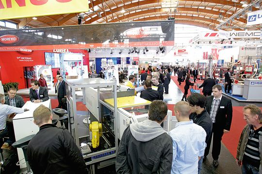 Die komplette Prozesskette der Kunststoffverarbeitung im Visier: Impressionen der letzten Fakuma. Die komplette Prozesskette der Kunststoffverarbeitung im Visier: Impressionen der letzten Fakuma.
