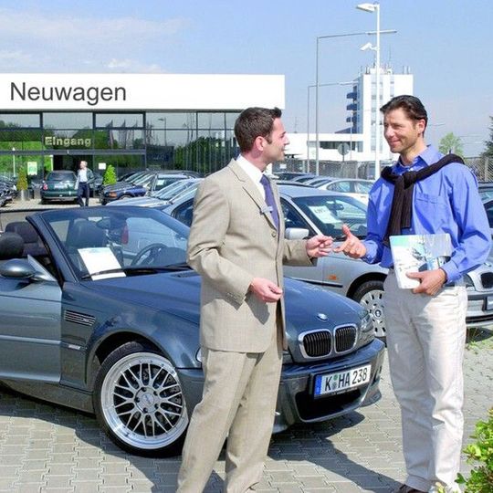 Im September 2014 fanden 5,2 Prozent mehr Neuwagen einen Käufer als im Vorjahresmonat. Im September 2014 fanden 5,2 Prozent mehr Neuwagen einen Käufer als im Vorjahresmonat.