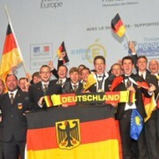 Großer Jubel bei der deutschen Berufe-Nationalmannschaft nach den Euroskills 2014 in Lille. Großer Jubel bei der deutschen Berufe-Nationalmannschaft nach den Euroskills 2014 in Lille.