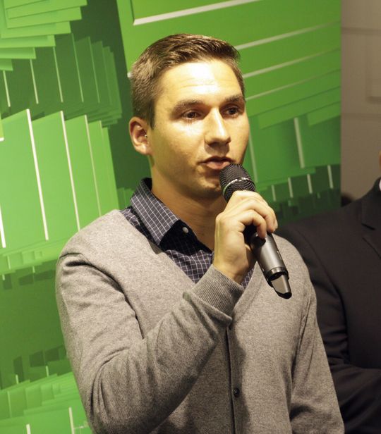 Michael Schikorra, Sieger des Engineering Newcomer Awards konnte mit seiner Abschweißvorrichtung die Jury für sich gewinnen. Michael Schikorra, Sieger des Engineering Newcomer Awards konnte mit seiner Abschweißvorrichtung die Jury für sich gewinnen.