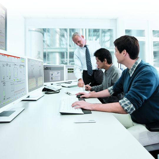 Version 8.1: Upgrading the Simatic PCS 7 process control system provides many innovations offering benefits equally to configuring engineers, plant operators, and plant owners – more efficiency, convenience, and performance. Version 8.1: Upgrading the Simatic PCS 7 process control system provides many innovations offering benefits equally to configuring engineers, plant operators, and plant owners – more efficiency, convenience, and performance.
