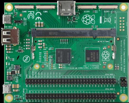 Rasp Compute: Unter der Bezeichnung steht Entwicklern das Raspberry Pi Compute Module Kit (Rasperry Pi B+ und Compute-Modul aufgesteckt) als Board mit optimalem Formfaktor für industrielles Embedded Design zur Verfügung Rasp Compute: Unter der Bezeichnung steht Entwicklern das Raspberry Pi Compute Module Kit (Rasperry Pi B+ und Compute-Modul aufgesteckt) als Board mit optimalem Formfaktor für industrielles Embedded Design zur Verfügung