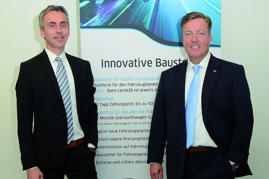 V. li.: Stefan Ruppert, Vorstandsvorsitzender der Carsb2b Group AG, und Udo Röder, Geschäftsführer der Carsb2b Vertriebsgesellschaft mbH.