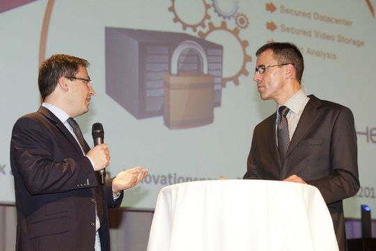 Remise du prix à l'innovation Fribourg au Forum Fribourg, le 28 novembre 2012. Ce sera bientôt la grande finale de l'année 2014 pour départager les trois finalistes : Bumotec, Contrinex et Liebherr.