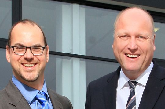 Speditionsfachmann Jörg Frommeyer (r.) und IT-Experte André Probst wollen mit internetgestützten Transportlösungen die Spielregeln im europäischen Stückgutgeschäft verändern. Speditionsfachmann Jörg Frommeyer (r.) und IT-Experte André Probst wollen mit internetgestützten Transportlösungen die Spielregeln im europäischen Stückgutgeschäft verändern.