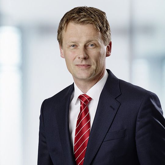 Seit dem 1. Oktober 2014 ist Hendrik Alfter neuer Geschäftsführer von Oerlikon Balzers Deutschland. Seit dem 1. Oktober 2014 ist Hendrik Alfter neuer Geschäftsführer von Oerlikon Balzers Deutschland.