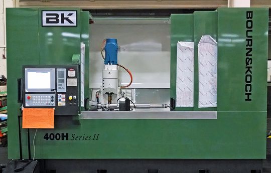 Bourn & Koch propose aujourd’hui la plateforme de commande numérique NUM Flexium sur sa puissante machine de taillage d’engrenages (horizontale à 7 axes, 400H Serie II) et prévoit de déployer cette technologie sur toutes ses autres machines. Bourn & Koch propose aujourd’hui la plateforme de commande numérique NUM Flexium sur sa puissante machine de taillage d’engrenages (horizontale à 7 axes, 400H Serie II) et prévoit de déployer cette technologie sur toutes ses autres machines.