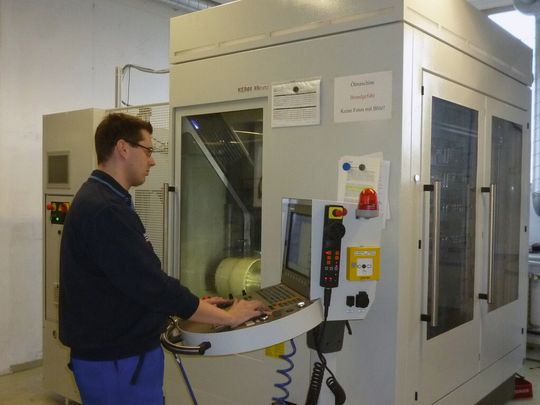 Die passende Maschine für das Anforderungsprofil: die Kern Micro. Die passende Maschine für das Anforderungsprofil: die Kern Micro.