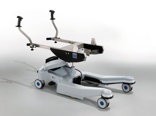 OP-Power-Shuttle: Mit Fahrantrieb und hydraulischer Zentralverstellung von Lupold. OP-Power-Shuttle: Mit Fahrantrieb und hydraulischer Zentralverstellung von Lupold.