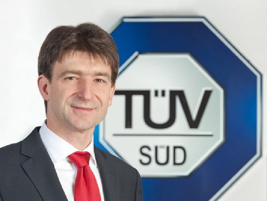 Dr. Jens Butenandt ist Geschäftsführer von TÜV Süd Product Service. Dr. Jens Butenandt ist Geschäftsführer von TÜV Süd Product Service.
