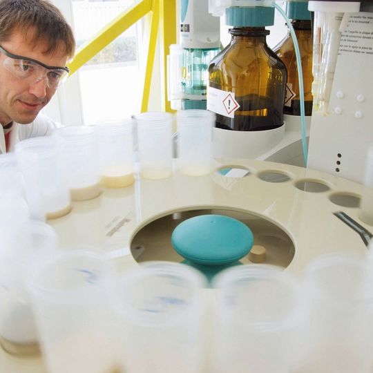 In den Laboren von Rhenus Lub entstehen nach Angaben des Unternehmens heute schon Kühlschmierstoffe, die der 6. ATP entsprechen.