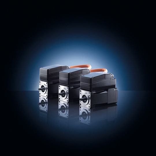 Die kompakten ihXT, bestehend aus Servomotor mit Wechselrichter sind ideal für den dezentralen Einsatz im modularen Maschinenbau. Die kompakten ihXT, bestehend aus Servomotor mit Wechselrichter sind ideal für den dezentralen Einsatz im modularen Maschinenbau.