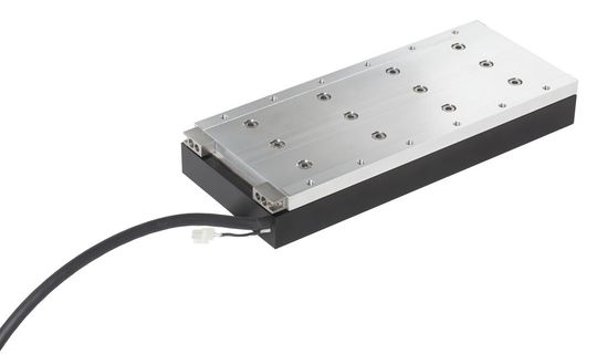 Der lineare Direktantrieb SGLFW2 lässt sich für unterschiedliche Automationsaufgaben nutzen. Der neue eisenbehaftete Motor ist Bestandteil der Reihe SGLFW (F-Typ). Der lineare Direktantrieb SGLFW2 lässt sich für unterschiedliche Automationsaufgaben nutzen. Der neue eisenbehaftete Motor ist Bestandteil der Reihe SGLFW (F-Typ).