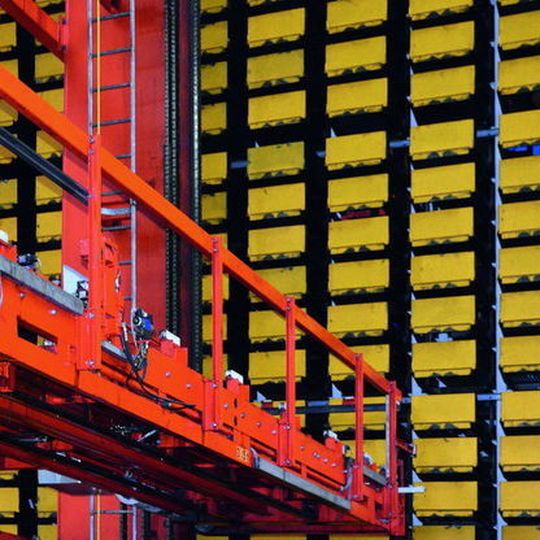 Die Wegmesssysteme für die Längsfahrt und die Hubwerke der RBG wurden durch Absolutwertgeber ersetzt. Die Wegmesssysteme für die Längsfahrt und die Hubwerke der RBG wurden durch Absolutwertgeber ersetzt.